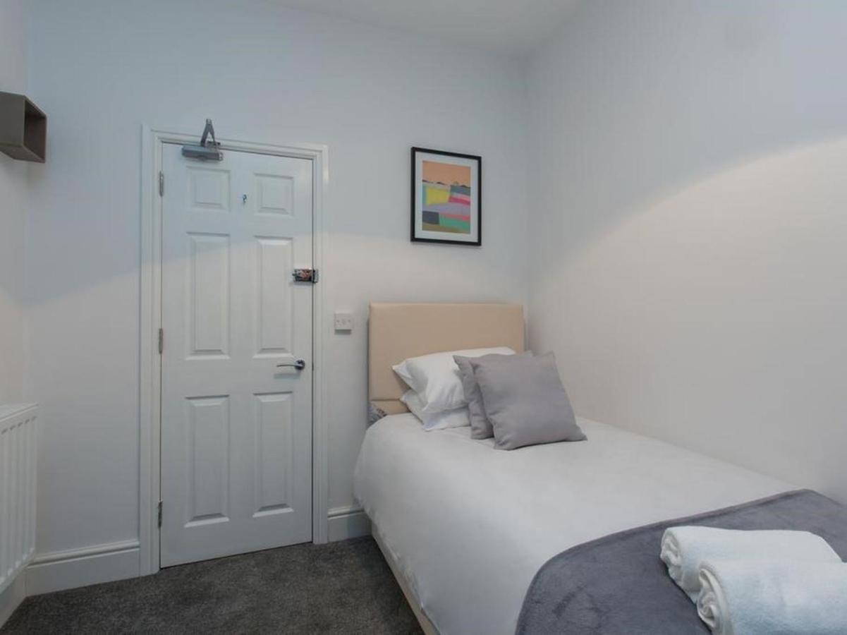 Townhouse @ 166 Ruskin Road Crewe Exterior foto