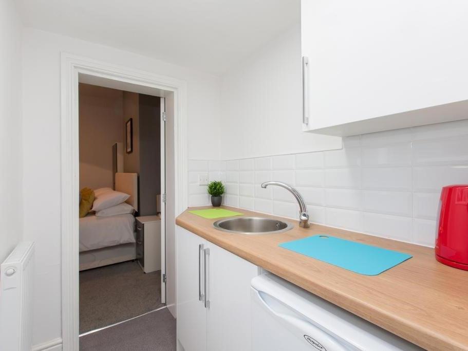 Townhouse @ 166 Ruskin Road Crewe Exterior foto